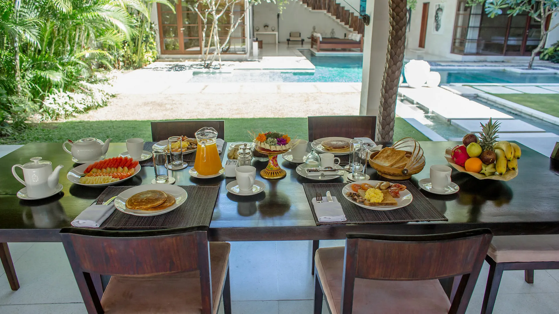 Nyaman Villas Seminyak  4*, Seminyak (Bali)